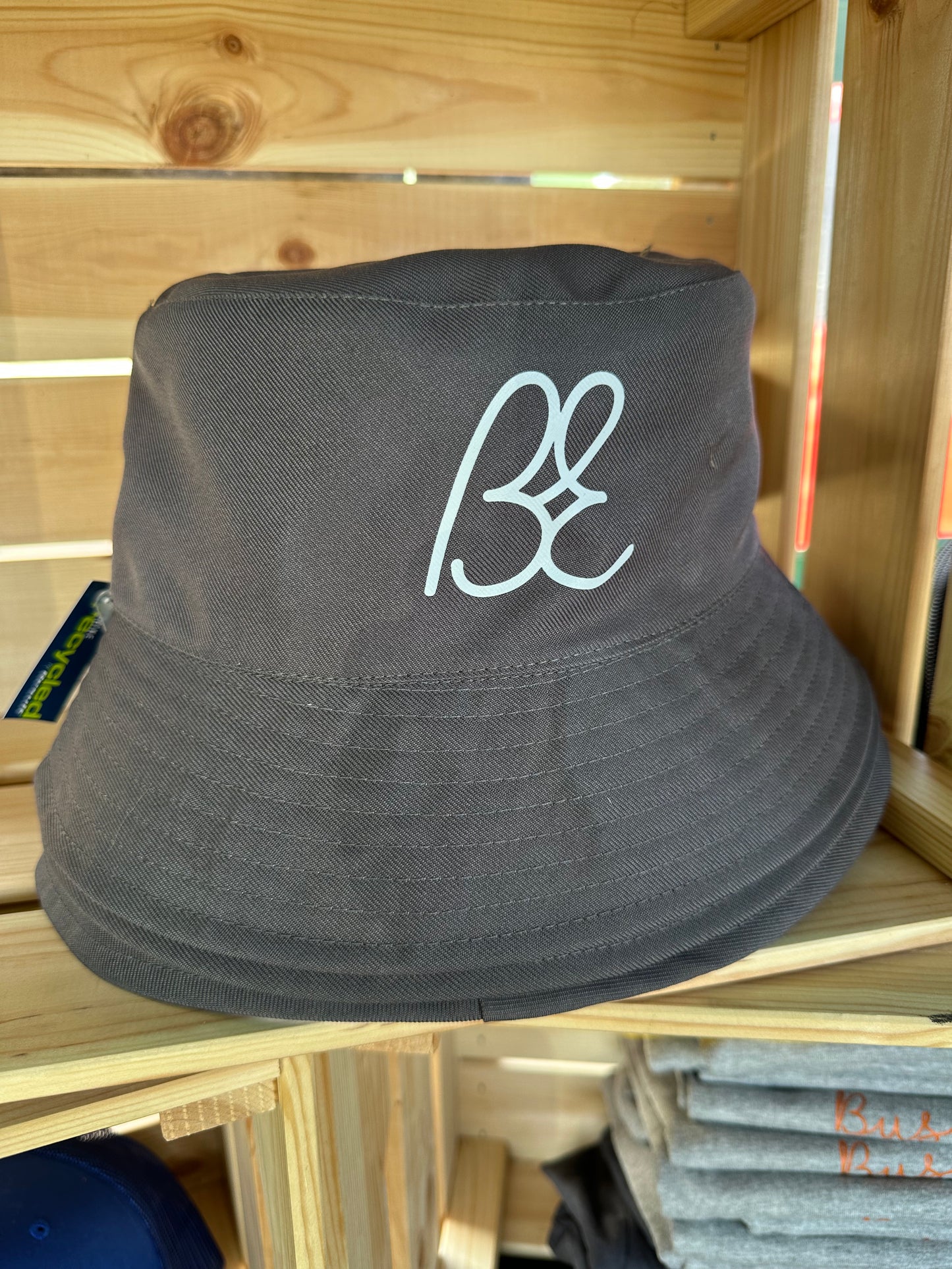 BE Bucket hat