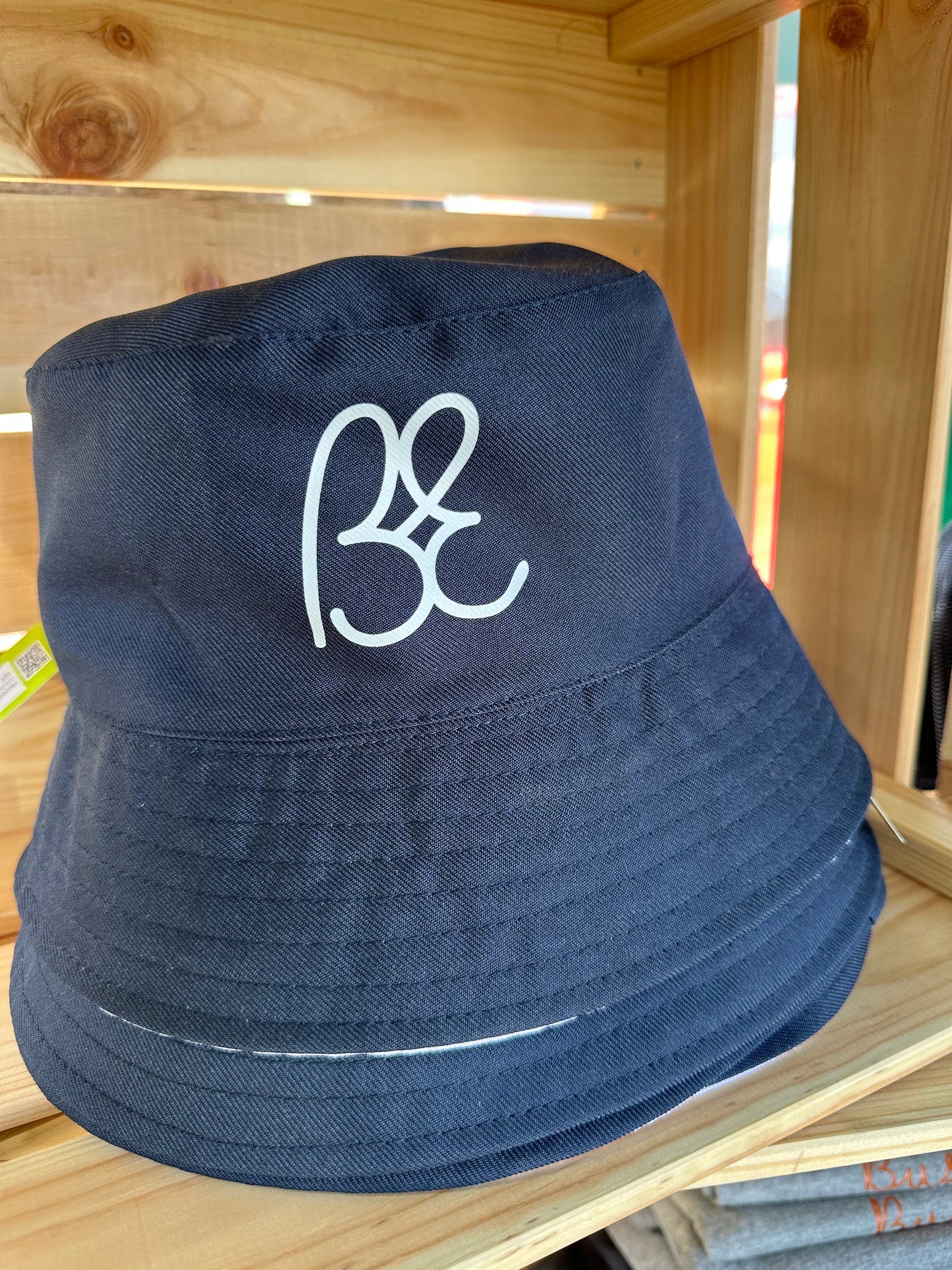 BE Bucket hat